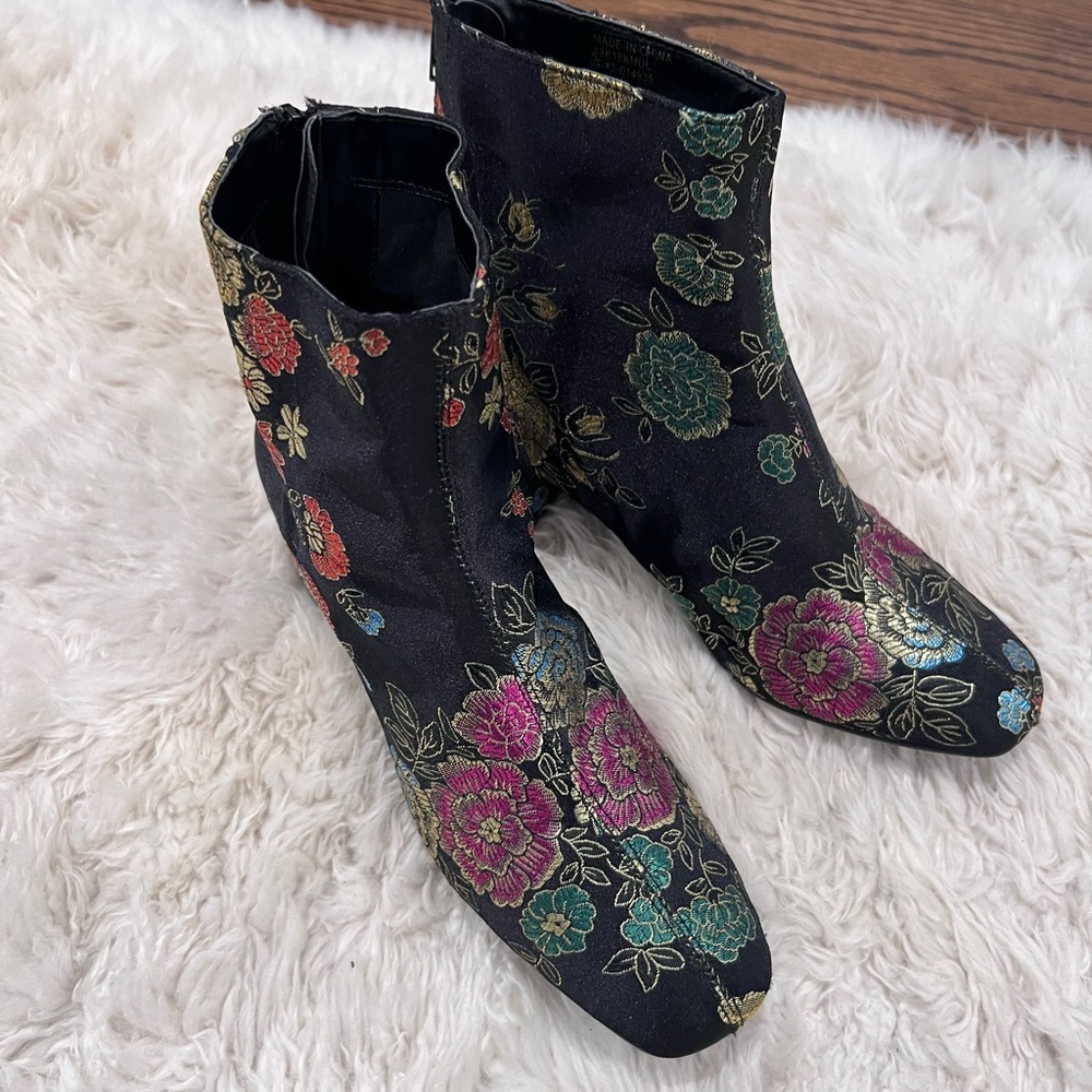 Topshop Floral Embroidered satin booties, size 39